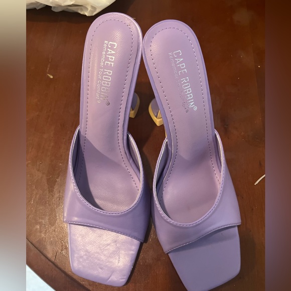 Lavender Heels - Picture 2 of 2